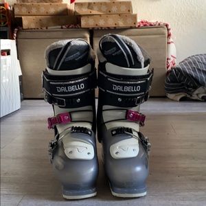 DALBELLO SKI BOOTS